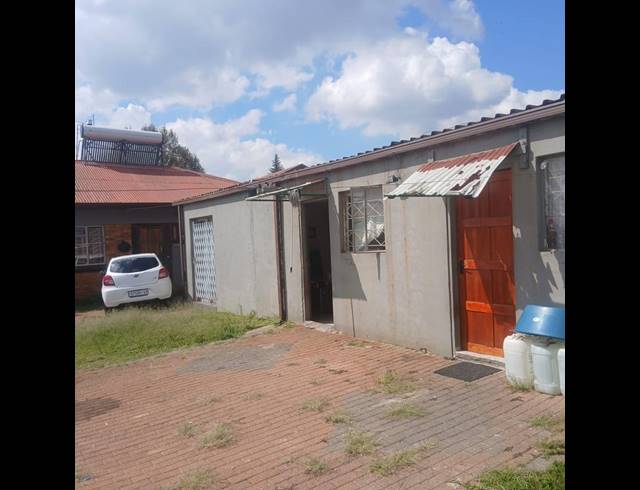 6 BEDROOM HOUSE FOR SALE IN GLEN MARAIS
